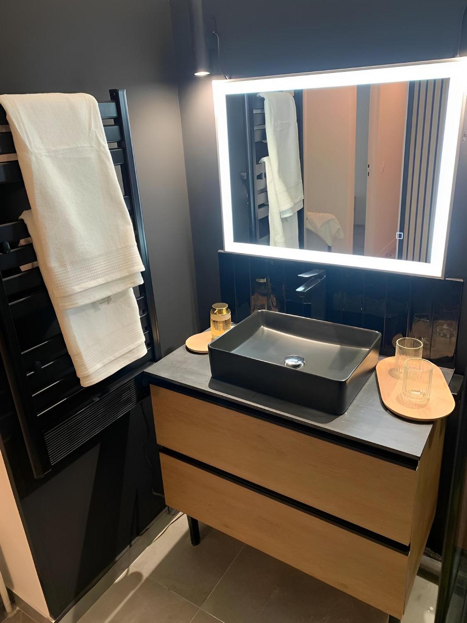 Magnifique Appartement, 3 Min De Paris Levallois-Perret Exteriér fotografie